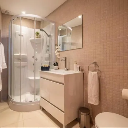 Luxury 3+1 Bd & Pool/jacuzzi/golf/beach شقة *