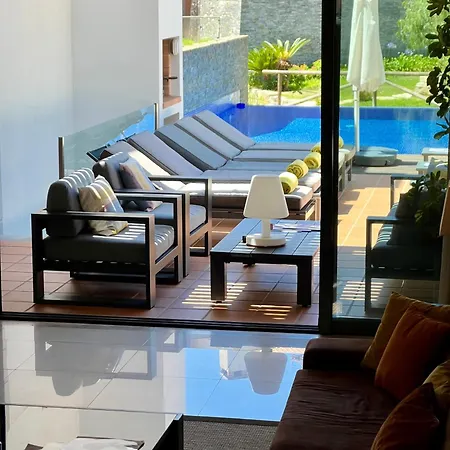 Luxury 3+1 Bd & Pool/jacuzzi/golf/beach شقة